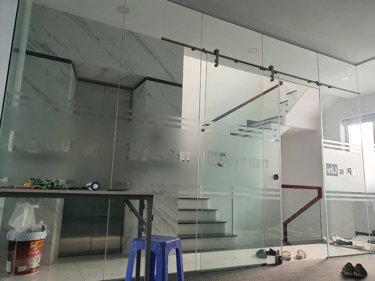 Làm vách nhôm kính quận Thủ Đức