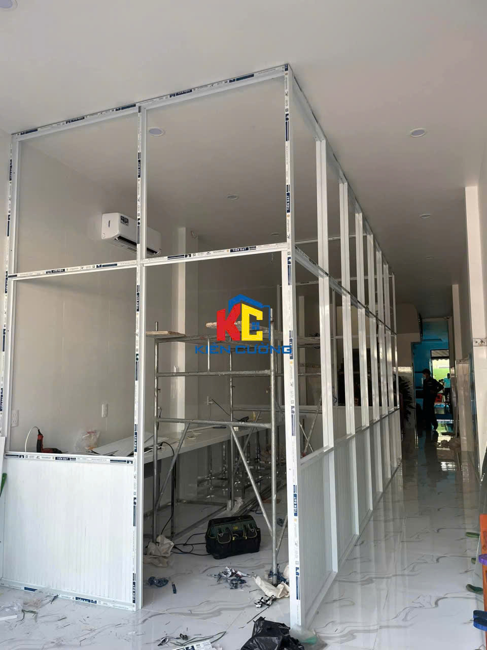 Vách nhôm kính tại quận 1 vách nhôm hệ 700