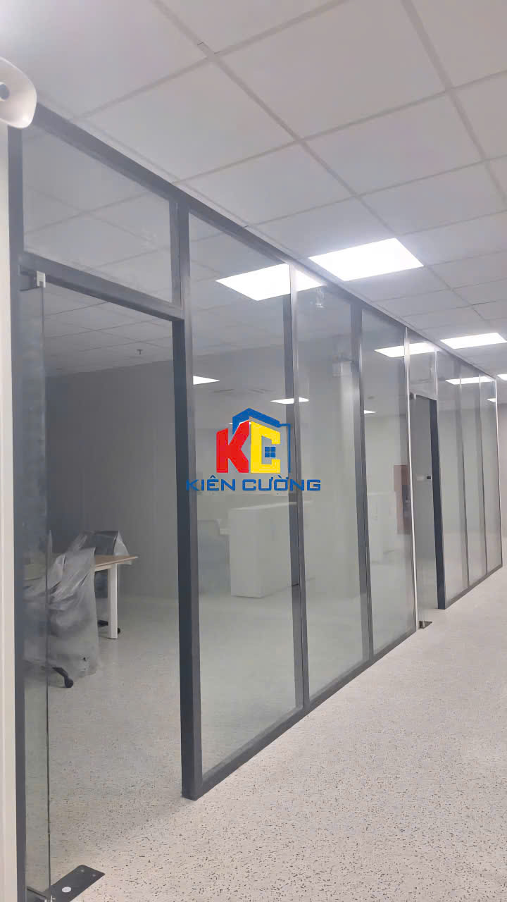 Vách nhôm kính văn phòng tại quận 9