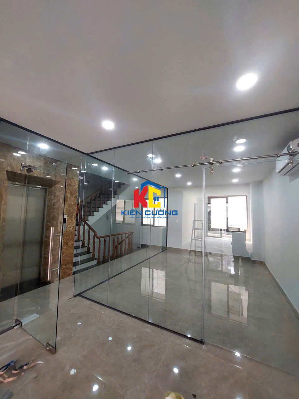 Vách kính cường lực tại quận Thủ Đức