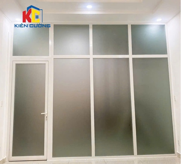 Thi công vách nhôm kính tại Quận 4